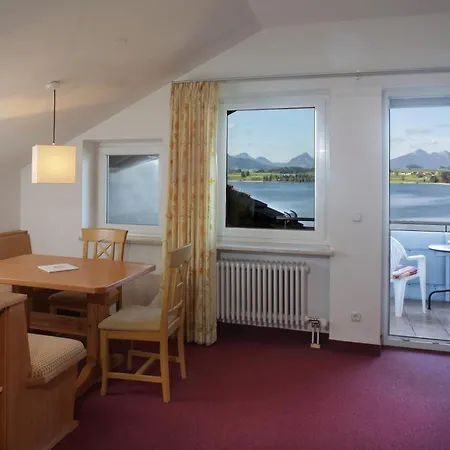 Seeblick Apartment *